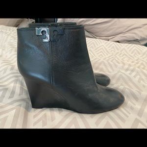 Tory Burch black leather wedge booties size 9.5